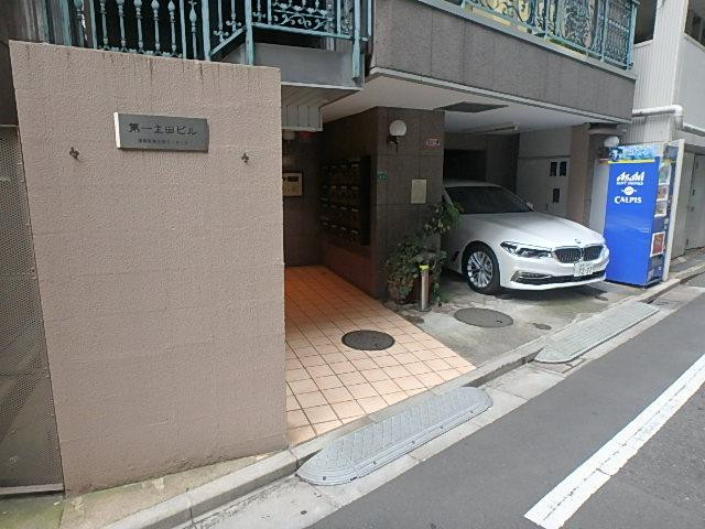 エントランス①