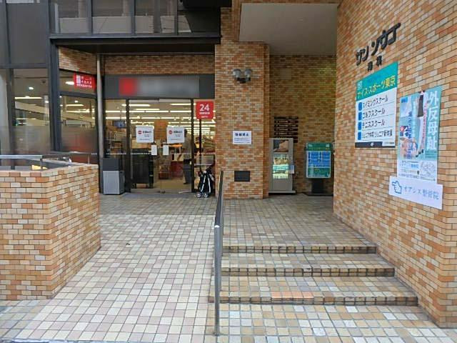 サン・ソウゴ池袋ビルエントランス②