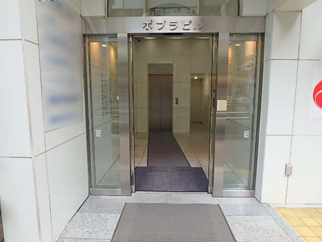 ポプラビルエントランス②