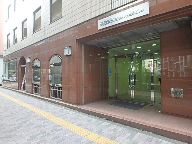 明治安田生命池袋ビルエントランス①