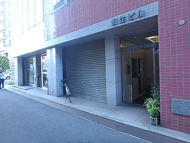 桐生ビルエントランス①