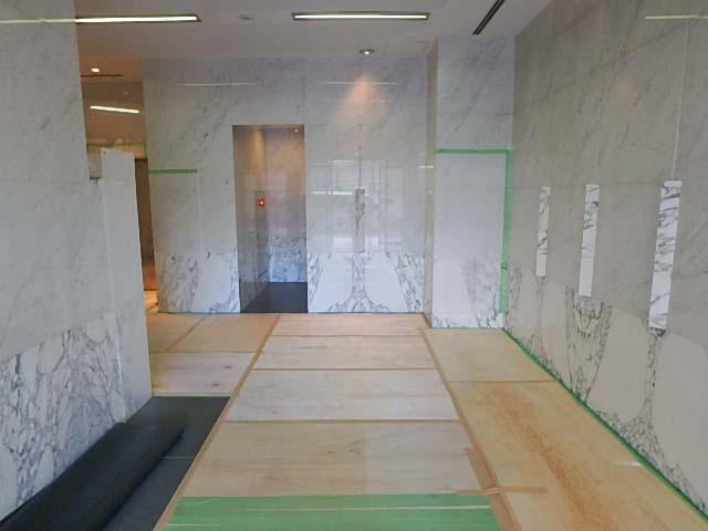 ホール①