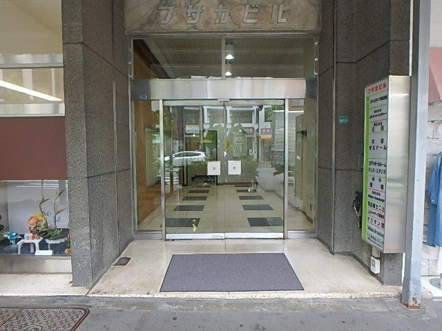 フサカビルエントランス②