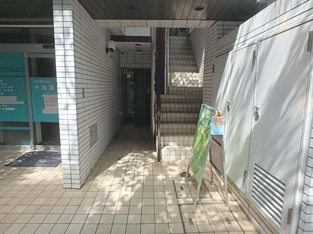 鴨志田ビルエントランス②