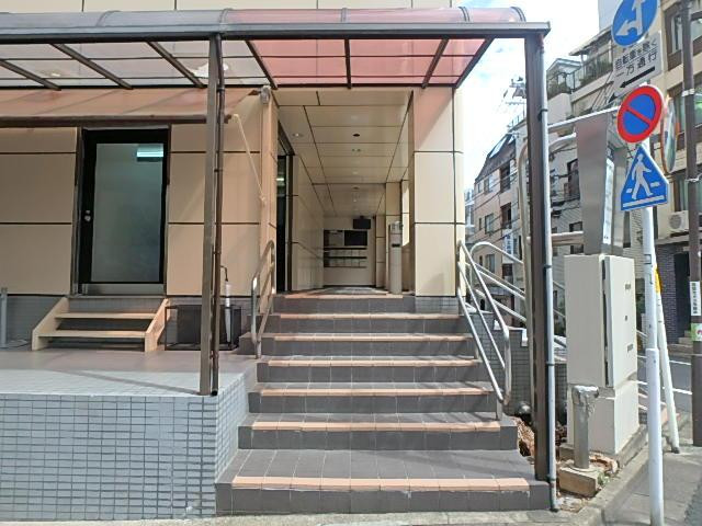 オーエスビルエントランス②