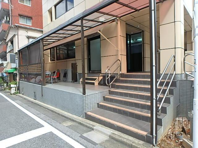 オーエスビルエントランス①