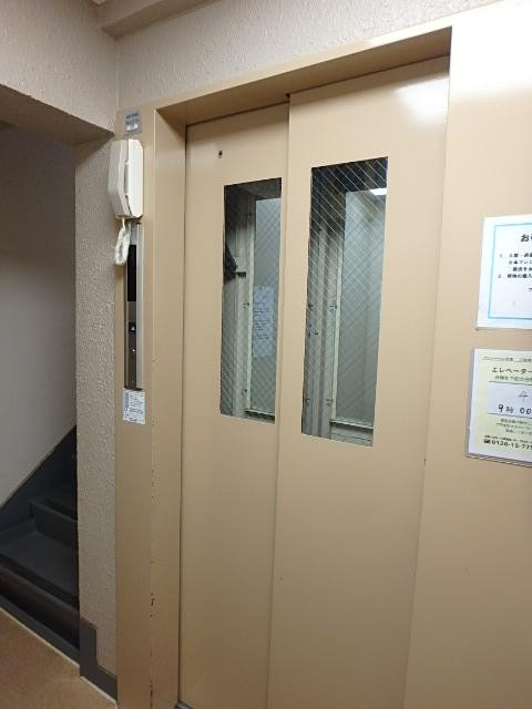 ホール④