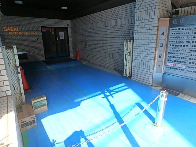 佐伯池袋ビルエントランス①