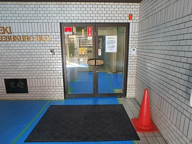 佐伯池袋ビルエントランス②
