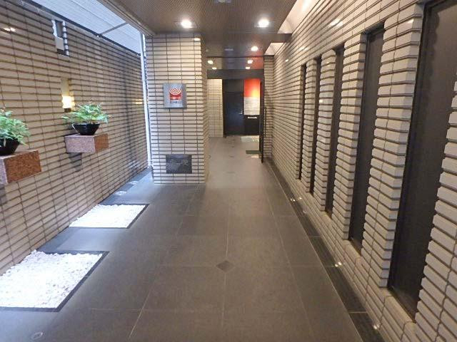いちご南池袋ビルホール①