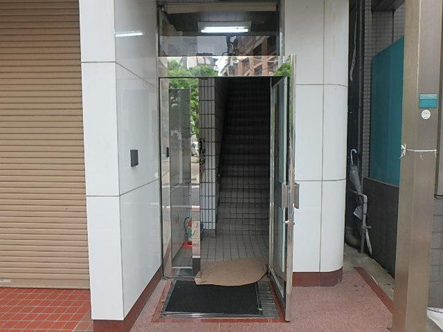 都竹ビルエントランス②
