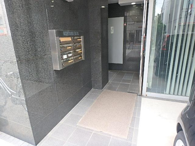 内山ビルエントランス②