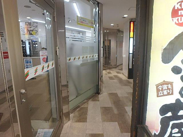 ホール①