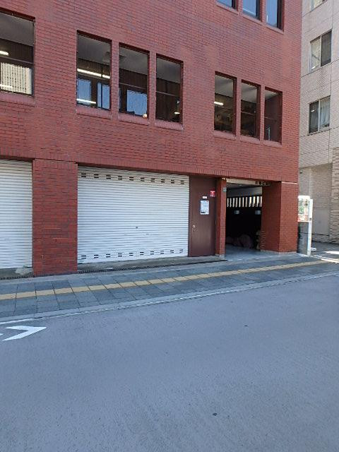 三幸ビルエントランス①