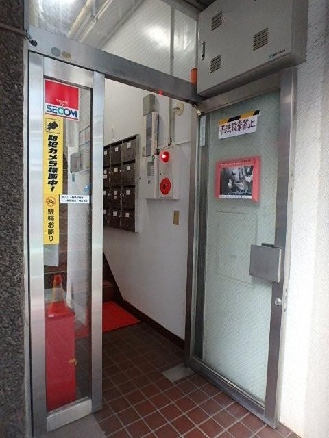 岡部第１ビルエントランス①