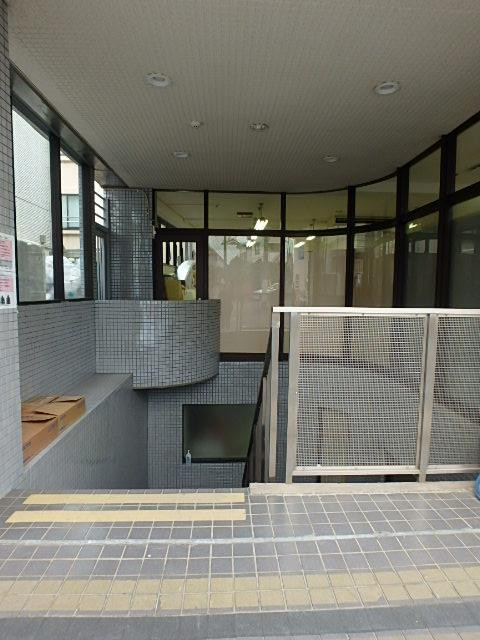 千川・三原ビルエントランス③