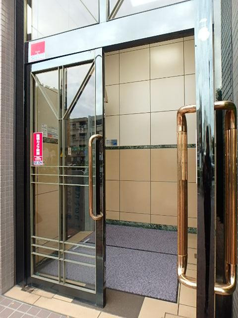 星野館ビルエントランス③
