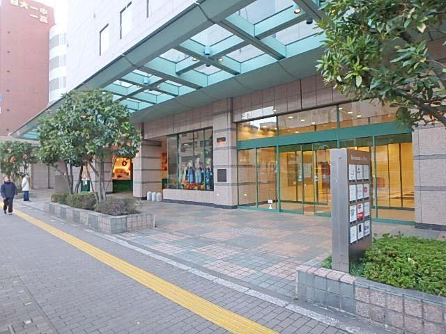 国際ファッションセンタービルエントランス①