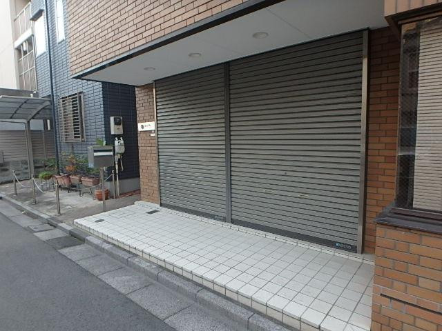 成田ビルエントランス④