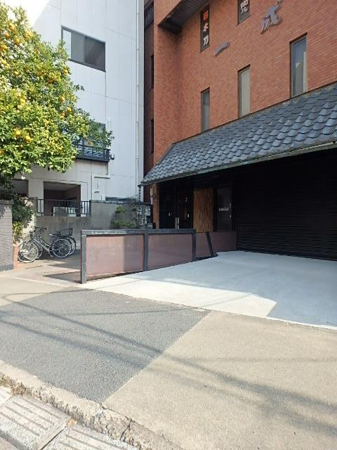 山安ビルエントランス①