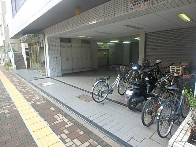 エントランス①