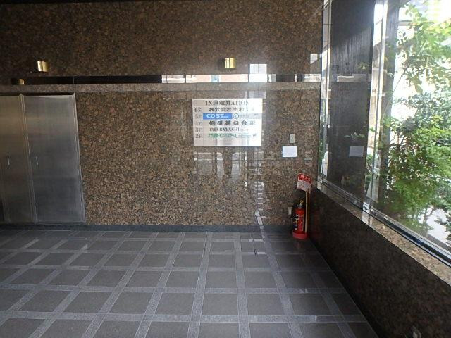 ホール①