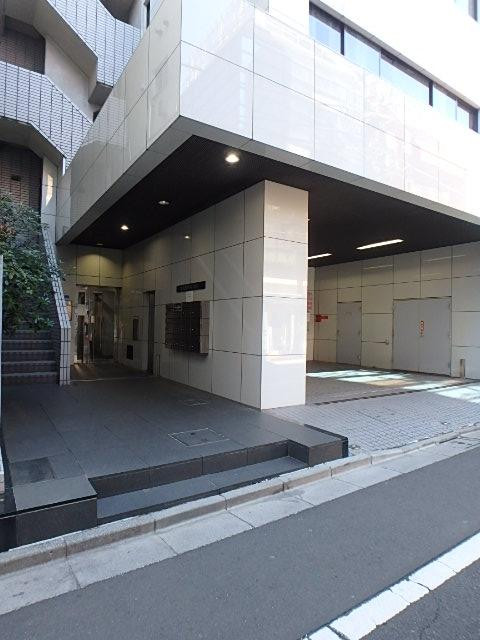 雷電ビルエントランス②