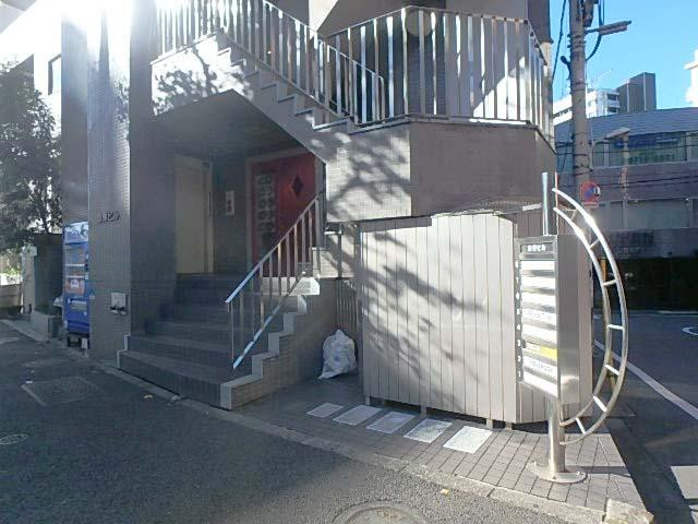 エントランス①