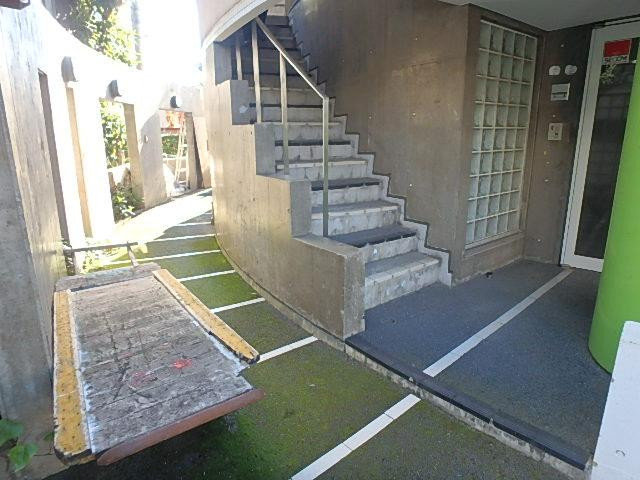 ヴィラ青葉台ホール②