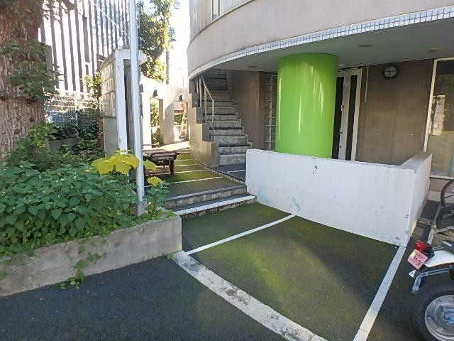 ヴィラ青葉台エントランス②