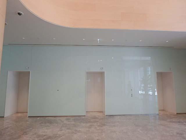 DLXビルディングのエレベーター