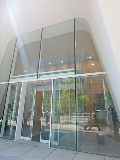 DLXビルディングのエントランス