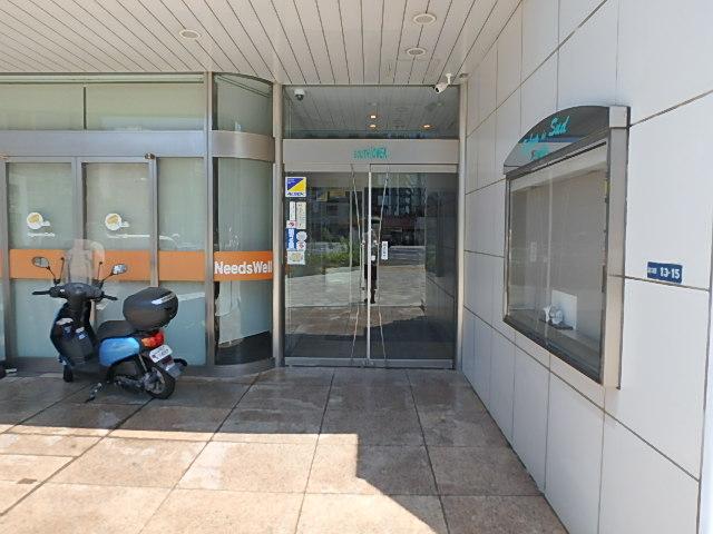 サウスタワービルのエントランス