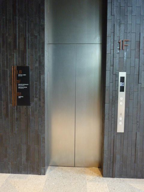 Dタワー西新宿のエレベーター