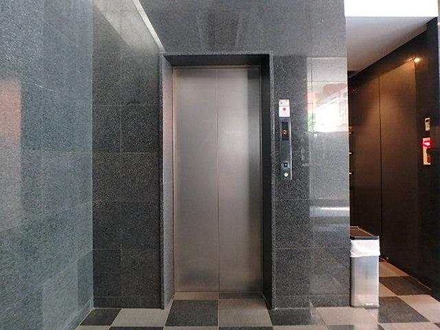 メットライフ三番町ビルのエレベーター
