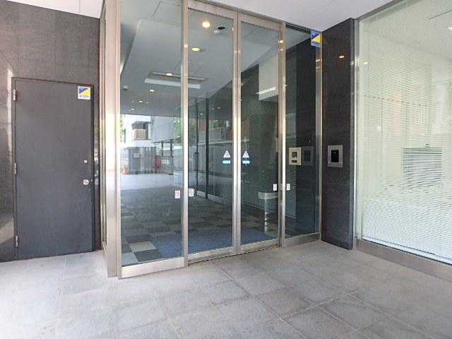 メットライフ三番町ビルのエントランス