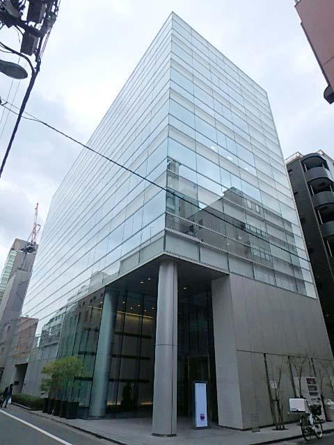 八丁堀駅徒歩3分｜ガラス張りが際立つ角地ビル《いちご八丁堀ビル》