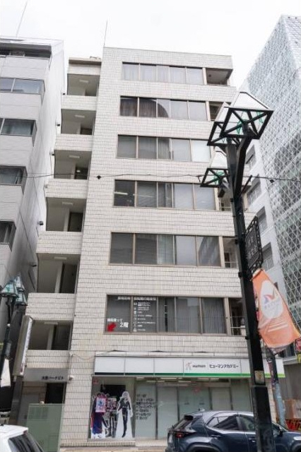 新日本ビルサービス株式会社が入居する大宮パークビルの外観